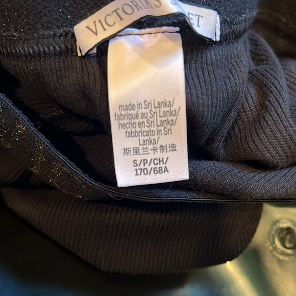 Victoria’s Secret Shorts - Picture 5 of 6